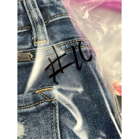 KanCan Kurvy Mid Rise Distressed Jean Shorts Size 26 #19 - Picture 5 of 5